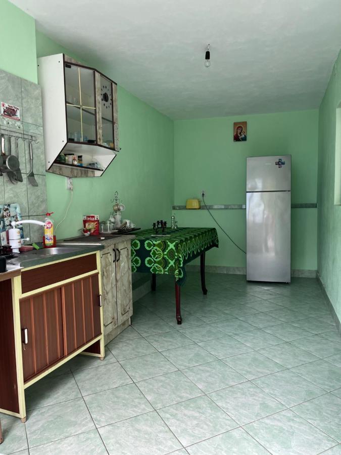 Отель Casa Dina Бэиле-Еркулане Экстерьер фото